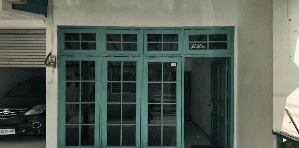 Tanah Pogung Baru — pintu depan